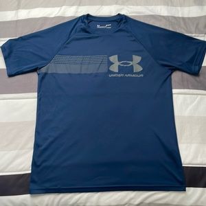 Mens Under Armour t-shirt - size Medium